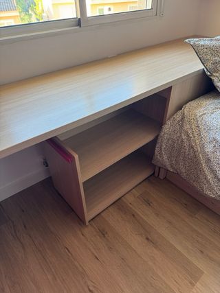 Habitación completa: cama, escritorio y armarios