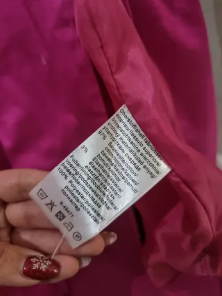 Trench rosa con cinturón