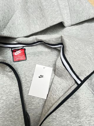 Nike Tech Fleece Gris NUEVA CON ETIQUETAS