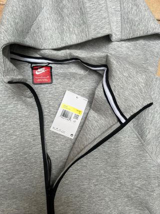 Nike Tech Fleece Gris NUEVA CON ETIQUETAS