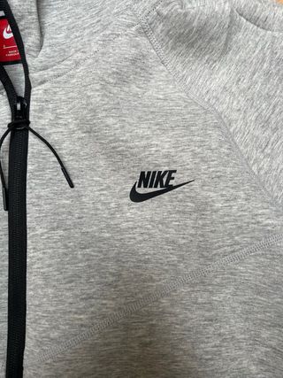 Nike Tech Fleece Gris NUEVA CON ETIQUETAS