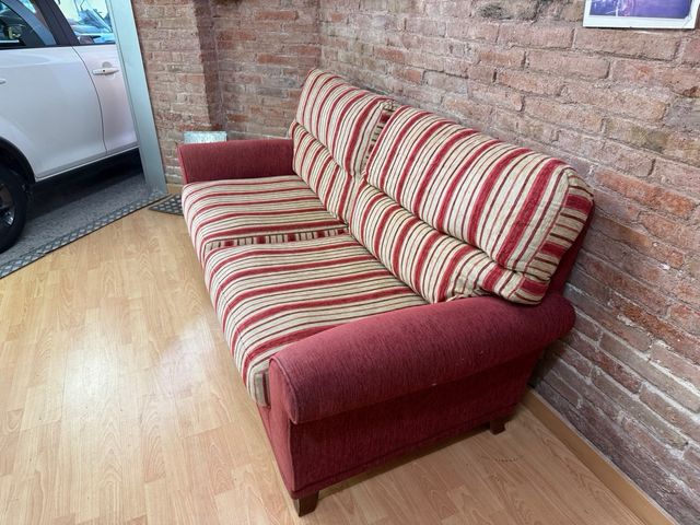 Sofá de 2 plazas tela rayas rojas y beige