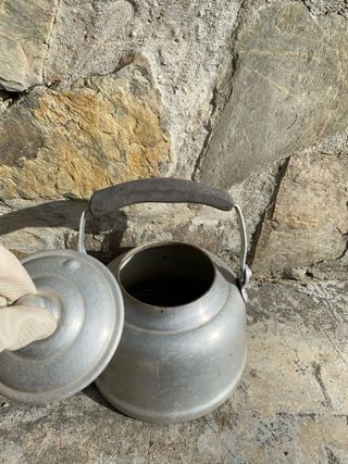 Tetera de aluminio antigua