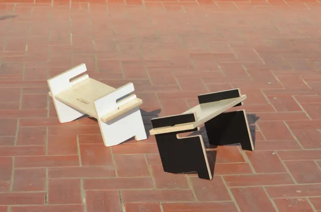 Banco de meditación blanco