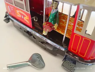 2 Juguetes Hojalata Payá: Tranvía y Hidroavión