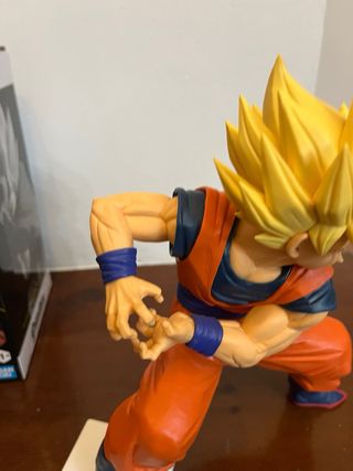 Figura Goku Super Saiyan Grandista