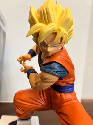 Figura Goku Super Saiyan Grandista