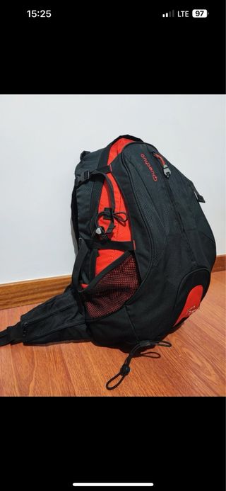 Mochila Trekking Forclaz Air 30L Roja/Negra
