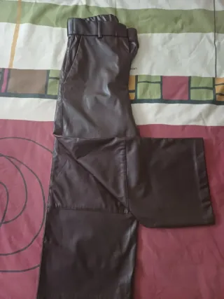 Pantalón culotte efecto piel marrón