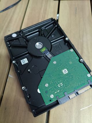 Disco Duro Seagate SkyHawk 2TB Interno