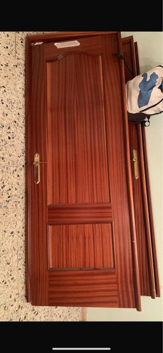 Puertas macizas de madera