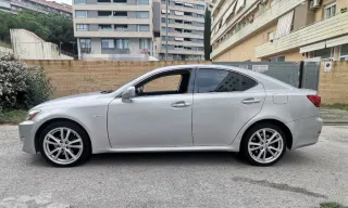 Lexus IS PANTALLA