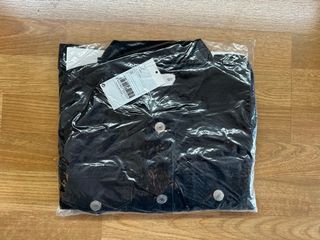 Chaqueta vaquera negra de Mango