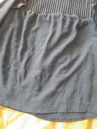 Camisa azul con volantes y fruncido