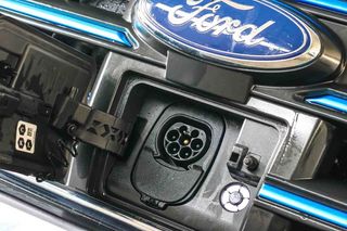 Ford Transit 2T PE L3H1 Trend Business *Eléctrico* **Caja abierta**