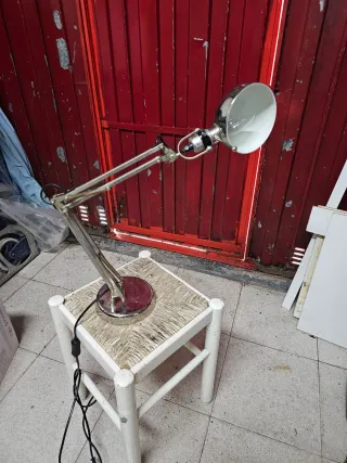 Lámpara de escritorio plateada Ikea