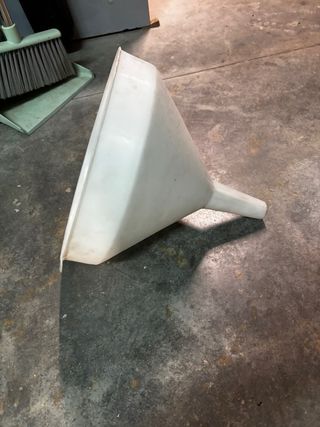 Embudo grande 30 cm diámetro