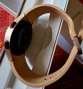 Samsung Galaxy Watch 4 Rosa Dorado