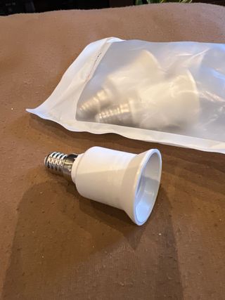 Adaptador Casquillo E14 a E27