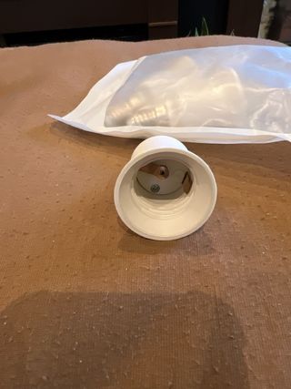 Adaptador Casquillo E14 a E27