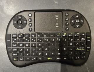 Mini Teclado Inalámbrico con Touchpad