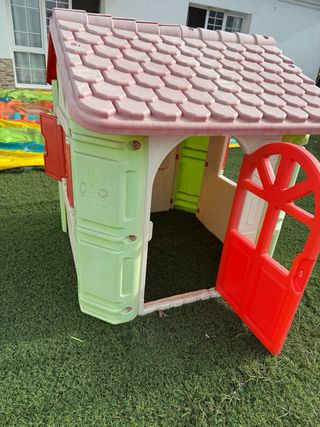 Casita de plástico para niños