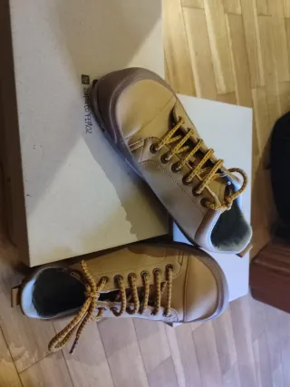 Zapatillas marca ZAPATO FEROZ Barefoot Azul y otro