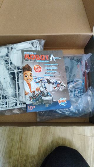 Brazo robótico hidráulico Buki Science 120 pcs