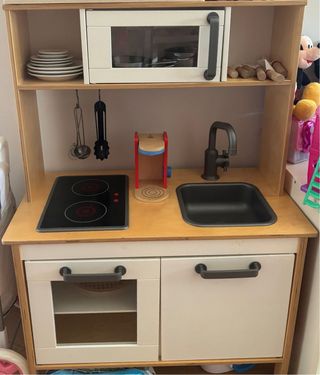 Cocina de juguete de madera