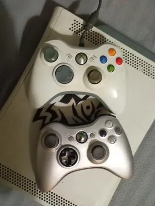 Xbox 360 + 21 Juegos PC