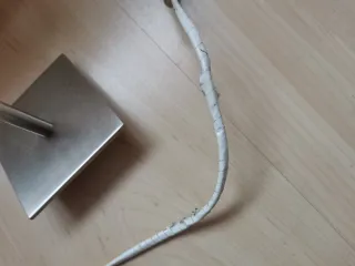 Lámpara de pared Ikea metal y mimbre