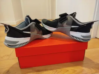 Zapatillas Nike Metcon Flyease con Velcro