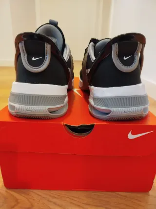 Zapatillas Nike Metcon Flyease con Velcro