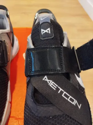 Zapatillas Nike Metcon Flyease con Velcro