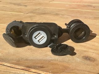 Cargador USB Doble para CAMPER , nuevos sin uso
