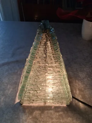 Lampada da tavolo piramide vintage in vetro verde