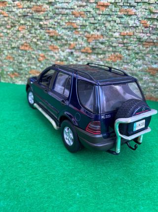 Mercedes-Benz ML 320 Maisto 1:18