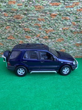 Mercedes-Benz ML 320 Maisto 1:18