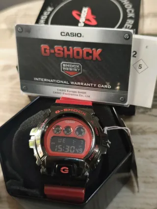 Reloj Casio G-Shock Negro y Rojo