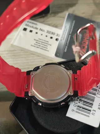 Reloj Casio G-Shock Negro y Rojo