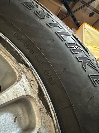 Llantas Mitsubishi Montero con gomas