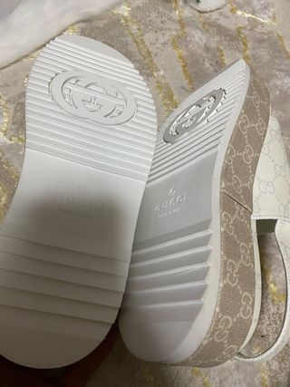 Sandalias Gucci Beige y Blancas