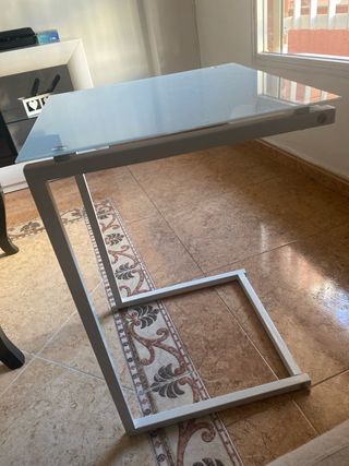 Mesa auxiliar cristal y metal