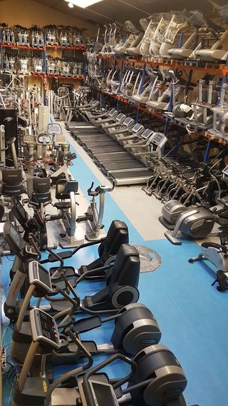 EQUIPAMIENTO GIMNASIO COMPLETO