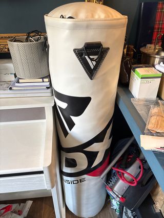 Saco de boxeo blanco