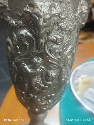 Vaso antico in peltro lavorato