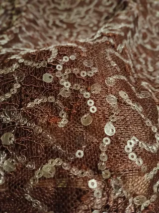 Vestido largo morado con lentejuelas