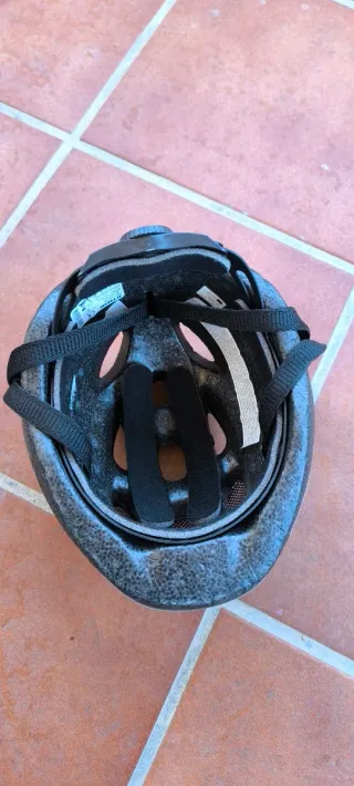 Casco de bicicleta azul