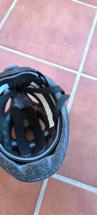 Casco de bicicleta azul