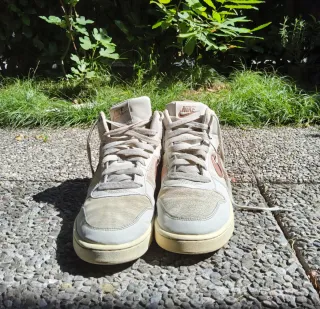 Scarpe Nike bianche, panna e rosa. Tg 40.5